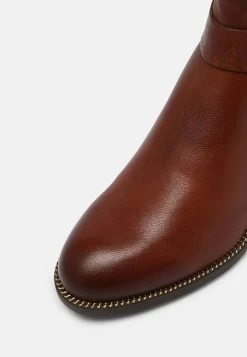 Tamaris Korte Laarzen - Maroon 15 Tamaris Korte Laarzen - Maroon -Mode Dameskleding Winkel 1af3e01522aa47678a725f6d1b110554