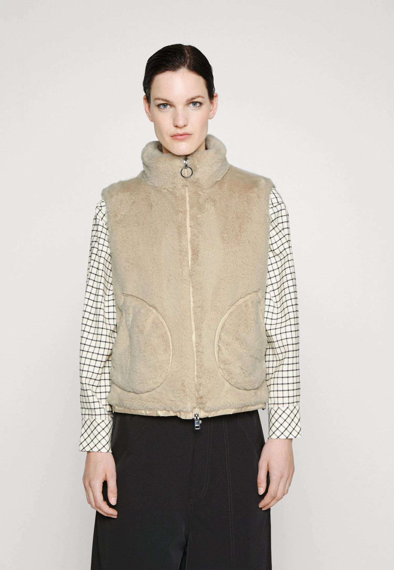 MARC CAIN Bodywarmer - Almond Milk 1 MARC CAIN Bodywarmer - Almond Milk