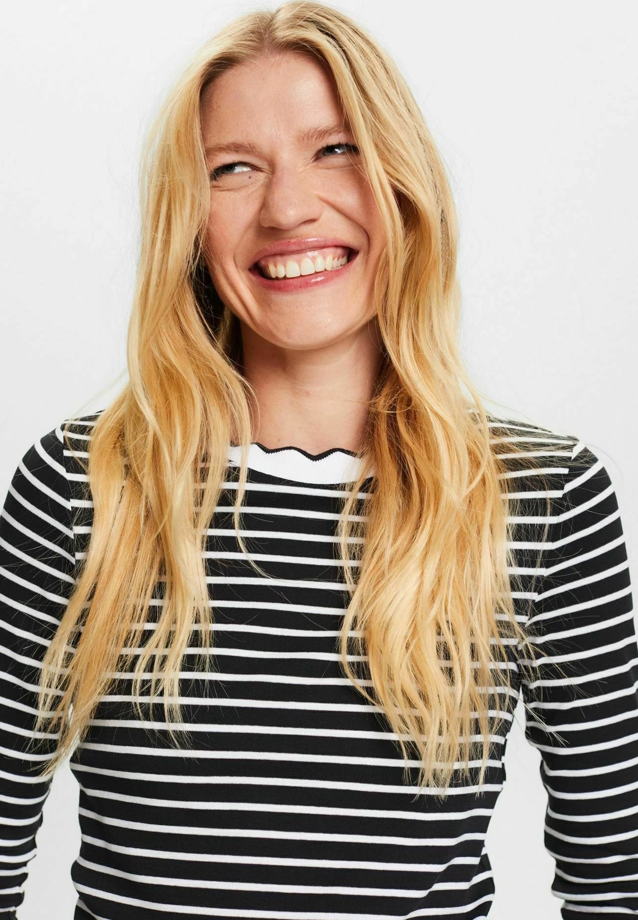 ESPRIT Muschelkante Am Ausschnitt - Longsleeve - Black 4 ESPRIT Muschelkante Am Ausschnitt - Longsleeve - Black - Afbeelding 4