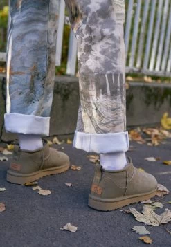 Ugg Korte Laarzen - Marrone -Mode Dameskleding Winkel 805545edaa1f4bd18248d04b1a641ed4