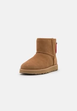 Ugg Classic Mini Logo Zip - Korte Laarzen - Chestnut -Mode Dameskleding Winkel 98e1ec91b2ac4e0d837fdb5762150015