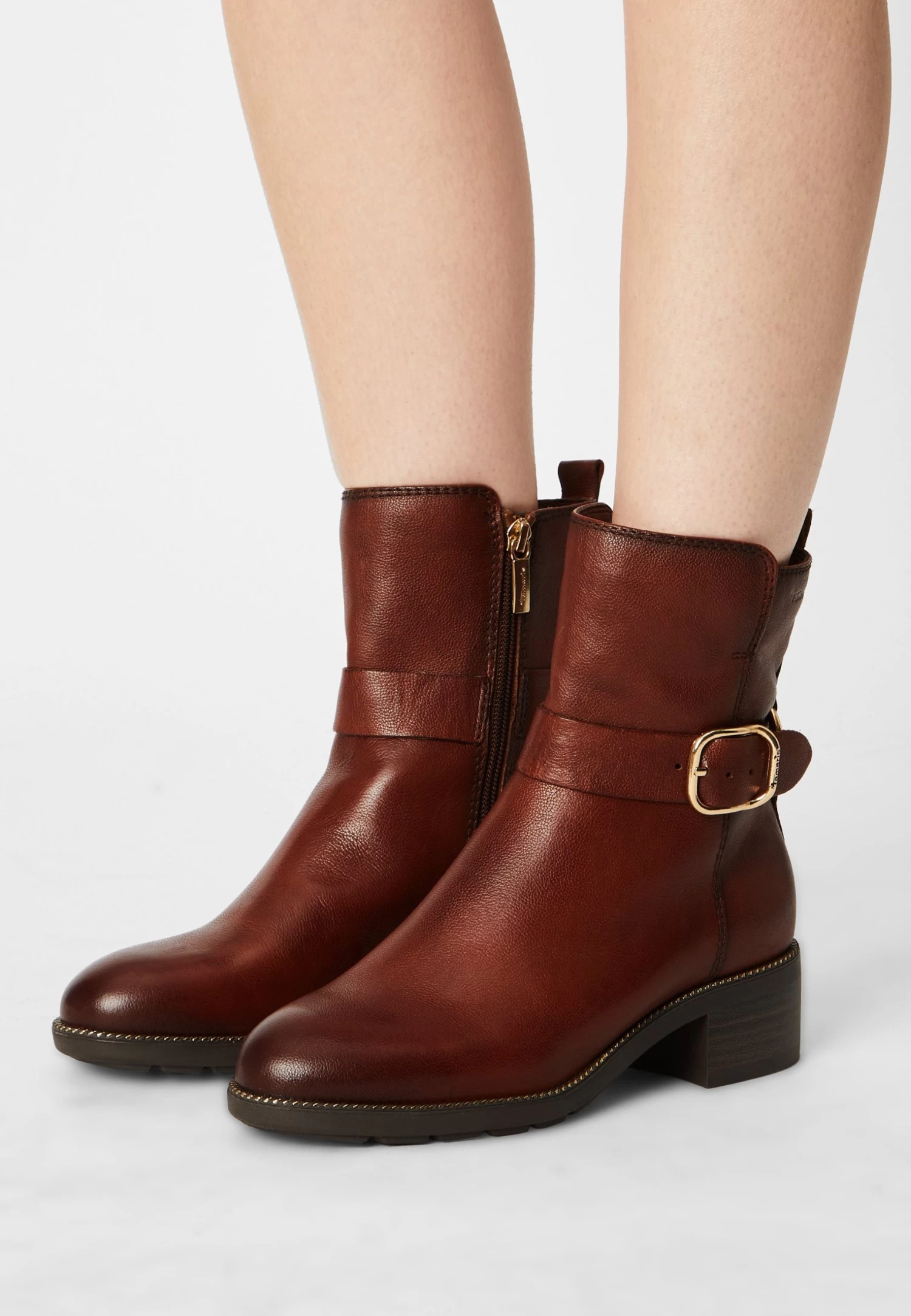 Tamaris Korte Laarzen - Maroon 1 Tamaris Korte Laarzen - Maroon