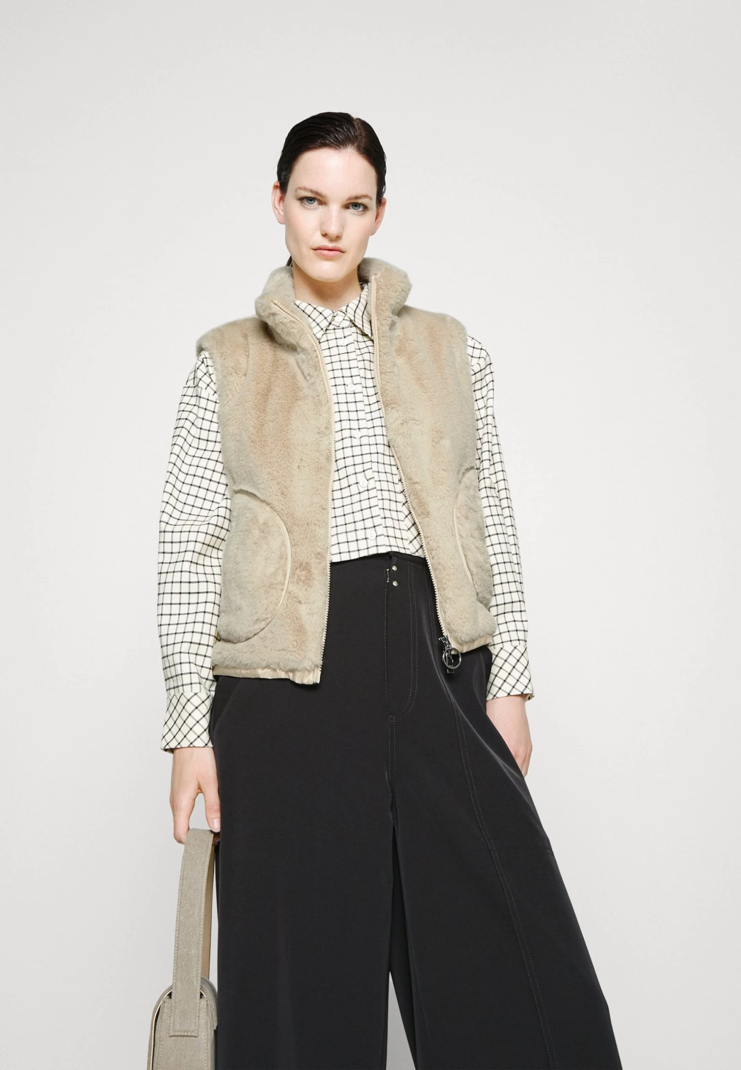 MARC CAIN Bodywarmer - Almond Milk 4 MARC CAIN Bodywarmer - Almond Milk - Afbeelding 4