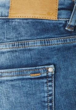 Edc By Esprit Capri - Jeansshort - Blue Denim -Mode Dameskleding Winkel d3a8f404df334f0f9c454e60c73e4579