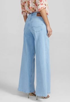 Mos Mosh Hailee Boyd - Bootcut Jeans - Light Blue 8 Mos Mosh Hailee Boyd - Bootcut Jeans - Light Blue -Mode Dameskleding Winkel e4e9147e1aa24feab81f7ae7ca32bc1d