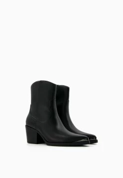 BERSHKA Heeled With Metallic Toe - Cowboy-/Bikerlaarsjes - Black -Mode Dameskleding Winkel f909505150cb4c1ea69c2cc653f76116