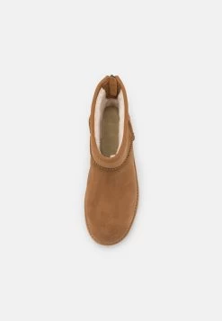 Ugg Classic Mini Logo Zip - Korte Laarzen - Chestnut -Mode Dameskleding Winkel f92e16fb60bc4ddfa7ea61b712375f9d