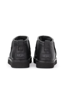 Ugg Korte Laarzen - Nero -Mode Dameskleding Winkel fd30a310a4784f7187e3791c53986639